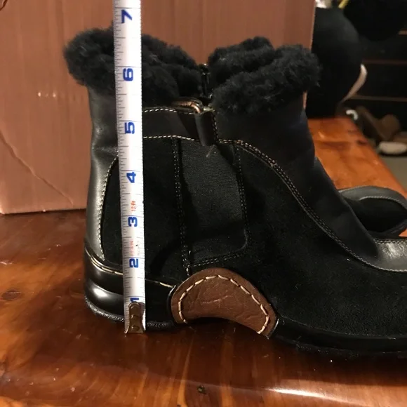 Sofft Leather Short Winter Boot - Picture 4 of 7